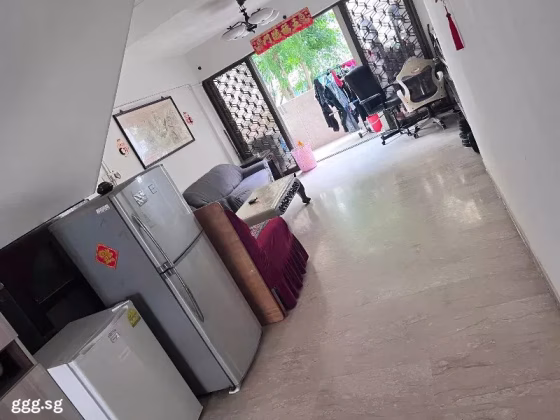 单间出租 • 新加坡河 • 234 Hougang Avenue 1 • S$400 • 5房(4臥室) • 普通房 照片
