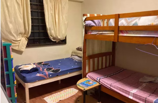 单间出租 • 碧山 • 201B Compassvale Drive • S$550 • 4房(3臥室) • 床位出租