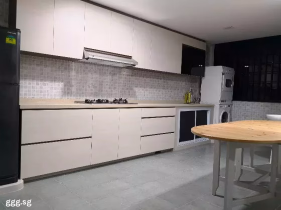 单间出租 • 武吉知马 •  Kembangan Court • S$1300 • 住宅公寓 • 普通房 照片