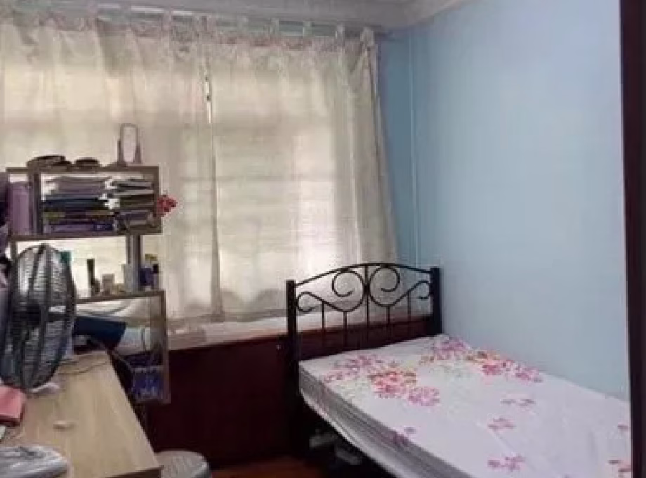 单间出租 • 三巴旺 • 735 Woodlands Circle • S$700 • 5房(4臥室) • 普通房 照片