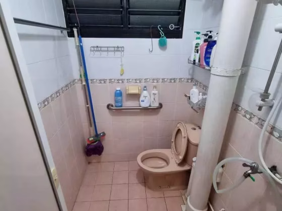 单间出租 • 梧槽 • 703 Yishun Avenue 5 • S$1150 • 3房(2臥室) • 普通房 照片