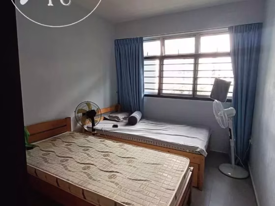 单间出租 • 后港 • 102A Canberra Street • S$850 • 4房(3臥室) • 普通房 照片