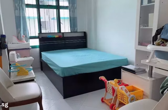 单间出租 • 后港 • 352A Canberra Road • S$800 • 4房(3臥室) • 普通房