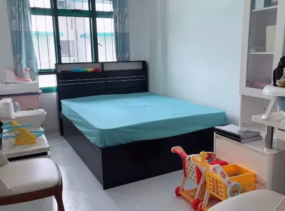 单间出租 • 后港 • 352A Canberra Road • S$800 • 4房(3臥室) • 普通房 照片