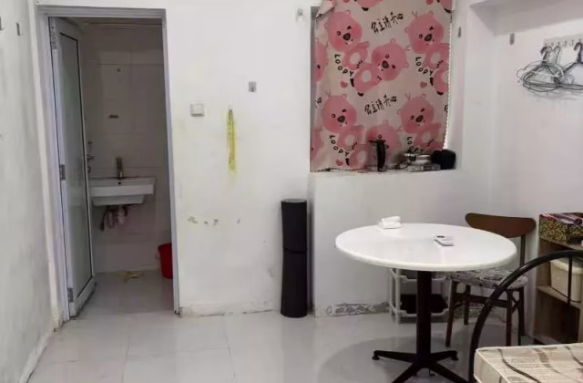 整套出租 • 武吉班让 • 501 West Coast Drive • S$3800 • 3房(2臥室) • 897ft² / 83m²