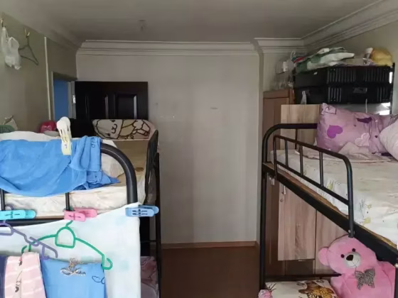 单间出租 • 后港 • 925 Hougang Street 91 • S$450 • 4房(3臥室) • 佣人房 照片