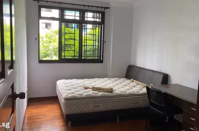 单间出租 • 林厝港 • 271A Jurong West Street 24 • S$900 • 5房(4臥室) • 普通房