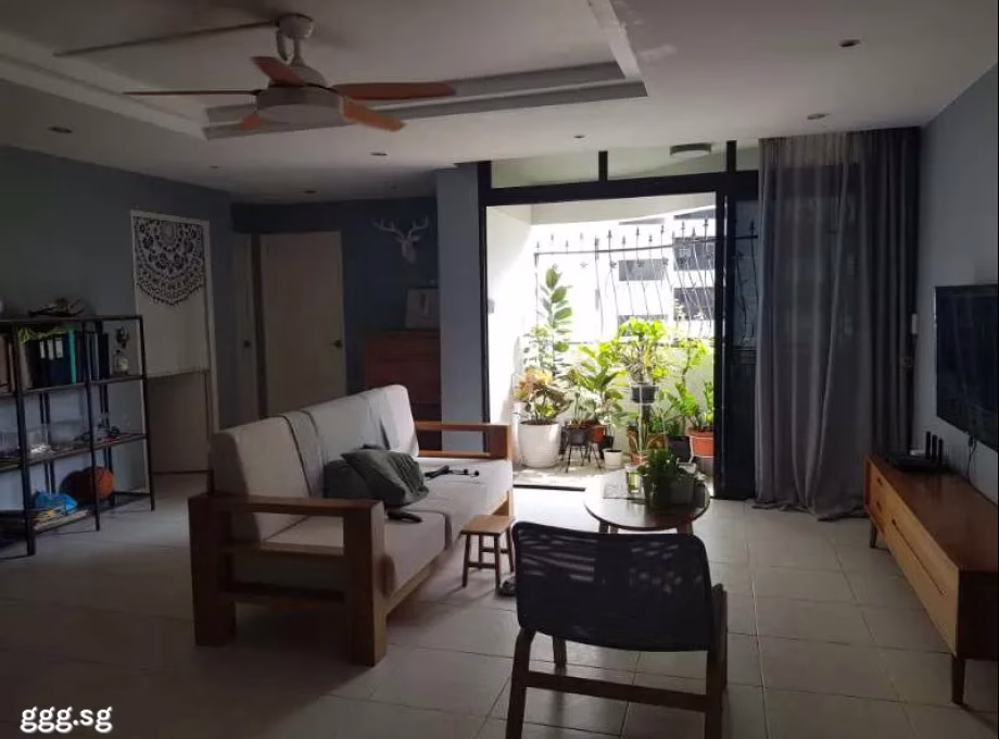 单间出租 • 林厝港 • 660D Jurong West Street 64 • S$1050 • 4房(3臥室) • 普通房 照片