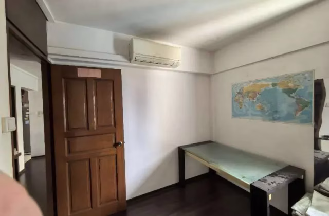 单间出租 • 三巴旺 • 108 Woodlands Street 13 • S$600 • 3房(2臥室) • 普通房