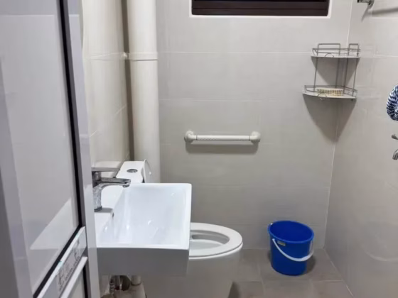 单间出租 • 巴耶利峇 • 25 Teban Gardens Road • S$850 • 3房(2臥室) • 佣人房 照片