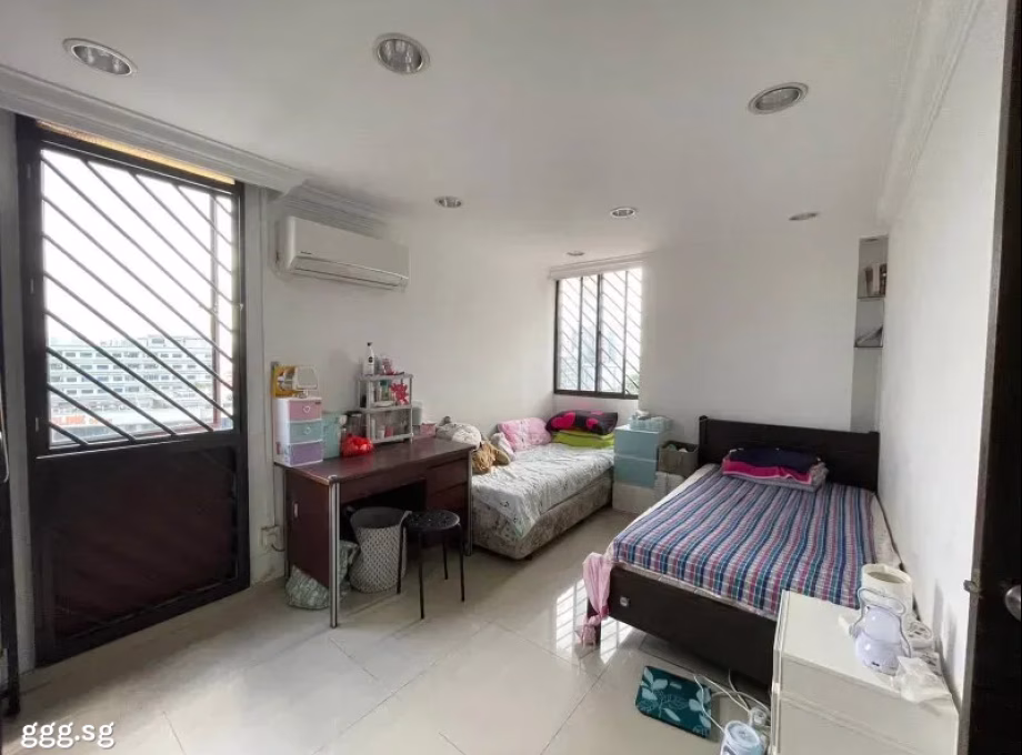 单间出租 • 欧南 •  City Plaza • S$1350 • 住宅公寓 • 普通房 照片