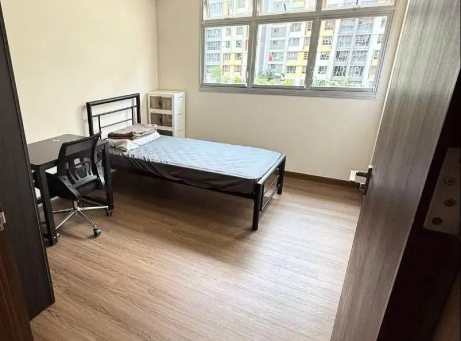 单间出租 • 西部集水区 •  Tampines Street 64 • S$1000 • 5房(4臥室) • 普通房 照片