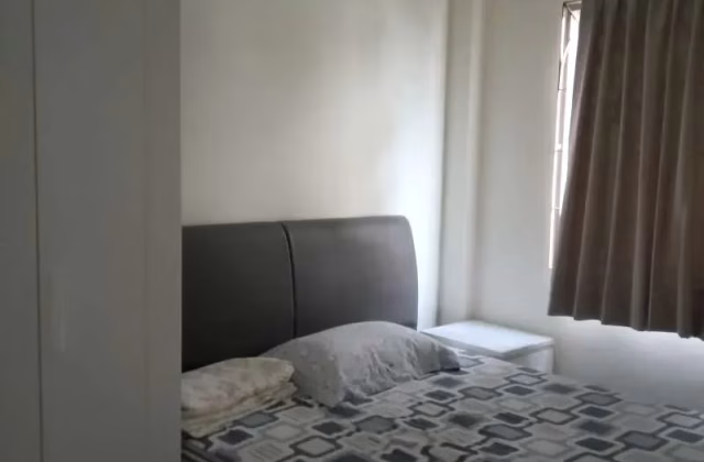 单间出租 • 新加坡河 •  Charlton Park • S$2600 • 优质洋房 • 主人房