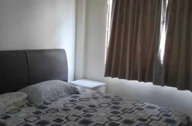 单间出租 • 新加坡河 •  Charlton Park • S$1500 • 优质洋房 • 普通房