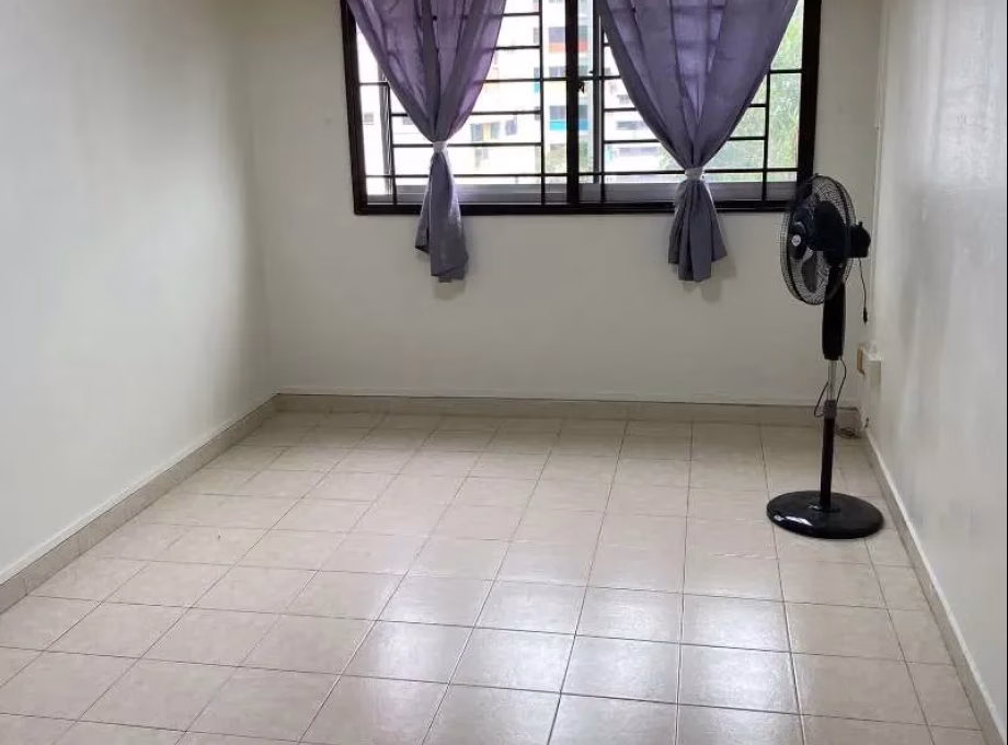 单间出租 • 林厝港 • 725 Jurong West Avenue 5 • S$800 • 4房(3臥室) • 普通房 照片