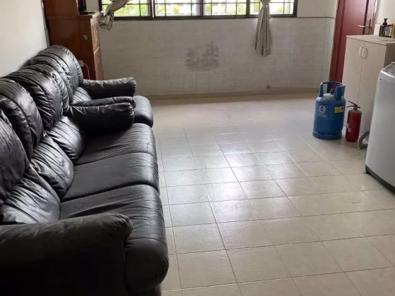 单间出租 • 林厝港 • 725 Jurong West Avenue 5 • S$800 • 4房(3臥室) • 普通房 照片