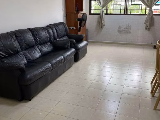 单间出租 • 林厝港 • 725 Jurong West Avenue 5 • S$800 • 4房(3臥室) • 普通房 照片