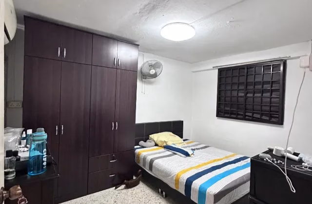 单间出租 • 金文泰 • 2 Jalan Bukit Merah • S$1250 • 3房(2臥室) • 普通房