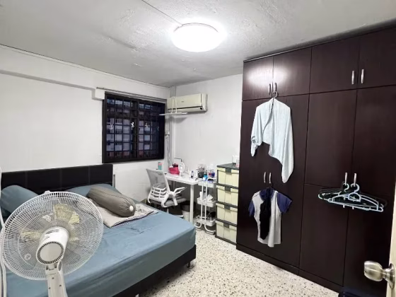 单间出租 • 金文泰 • 2 Jalan Bukit Merah • S$1250 • 3房(2臥室) • 普通房 照片