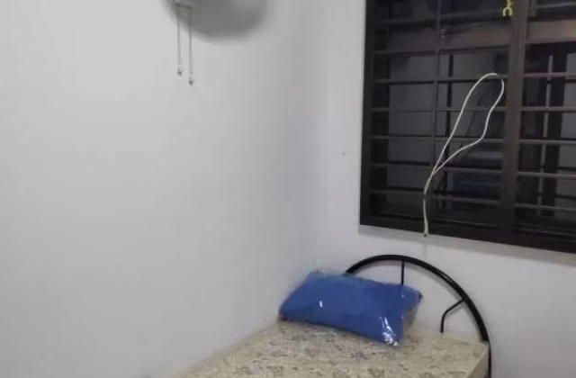单间出租 • 欧南 • 412 Eunos Road 5 • S$500 • 3房(2臥室) • 普通房