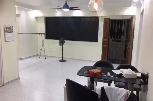 单间出租 • 林厝港 • 673B Jurong West Street 65 • S$1400 • 4房(3臥室) • 主人房