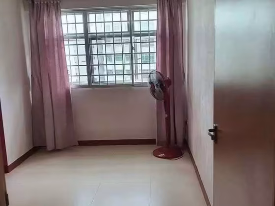 单间出租 • 梧槽 • 431A Yishun Avenue 1 • S$800 • 4房(3臥室) • 普通房 照片