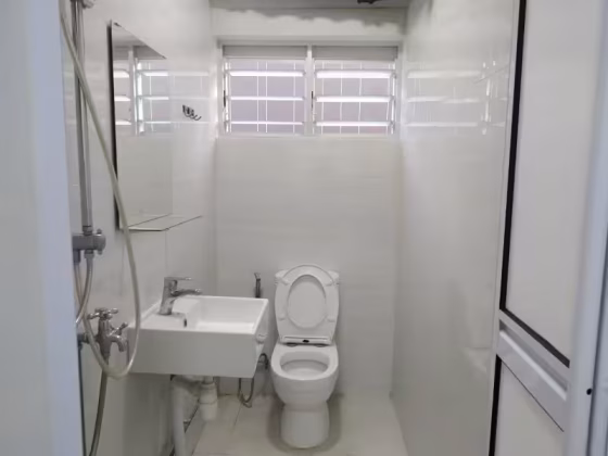 整套出租 • 欧南 • GEYLANG ROAD (389569) • S$2400 • 店屋 • 420ft² / 39m² 照片