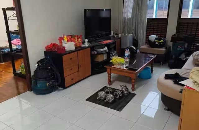 单间出租 • 马林百列 • 186 Toa Payoh Central • S$400 • 4房(3臥室) • 床位出租