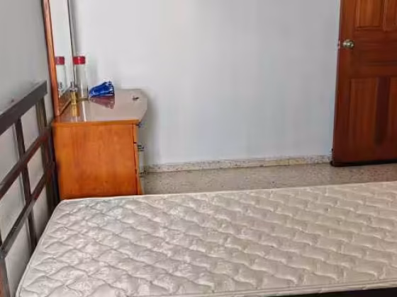 单间出租 • 西部集水区 • 808 Tampines Avenue 4 • S$1200 • 3房(2臥室) • 佣人房 照片