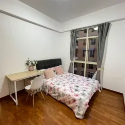 单间出租 • 芽笼 •  Sims Green • S$1450 • 住宅公寓 • 普通房