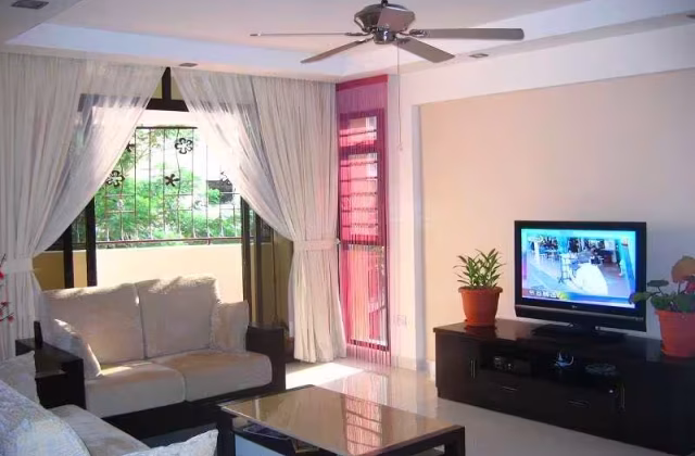 单间出租 • 林厝港 • 671C Jurong West Street 65 • S$950 • 执行组屋 • 普通房