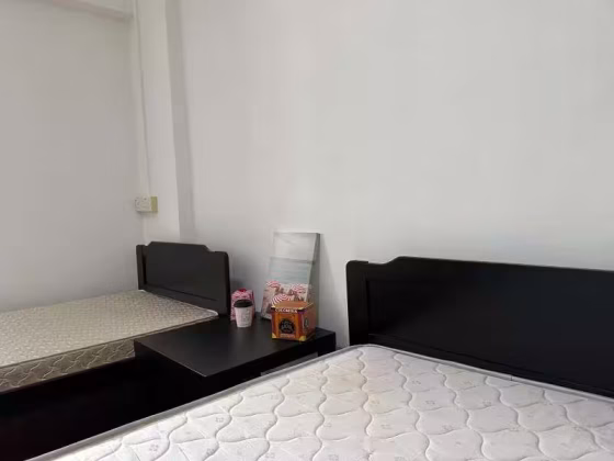 单间出租 • 新加坡河 • 853 Hougang Central • S$600 • 5房(4臥室) • 普通房 照片