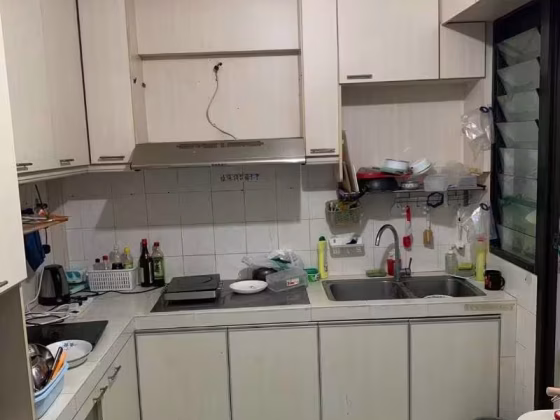 单间出租 • 新加坡河 • 853 Hougang Central • S$600 • 5房(4臥室) • 普通房 照片