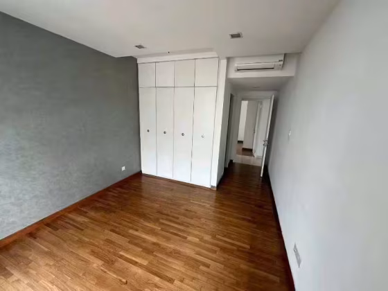 单间出租 • 金文泰 •  Monterey Park Condominium • S$2350 • 住宅公寓 • 主人房 照片