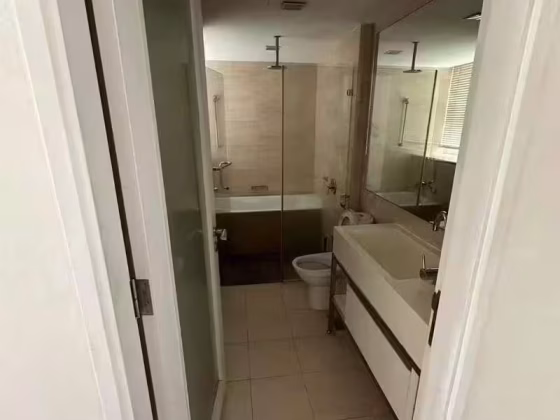 单间出租 • 金文泰 •  Monterey Park Condominium • S$2350 • 住宅公寓 • 主人房 照片