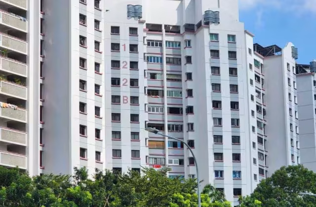 单间出租 • 碧山 • 122B Sengkang East Way • S$450 • 3房(2臥室) • 普通房