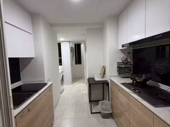 单间出租 • 新加坡河 •  Hougang Green • S$1800 • 住宅公寓 • 主人房 照片