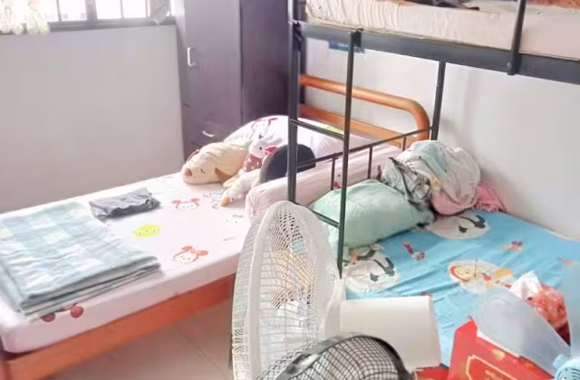 单间出租 • 后港 • 130 Lorong Ah Soo • S$400 • 3房(2臥室) • 床位出租
