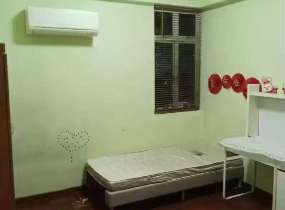 单间出租 • 纽顿 •  Summer Green • S$500 • 住宅公寓 • 普通房 照片