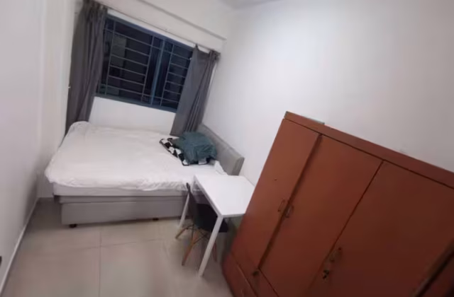 单间出租 • 欧南 •  Grandlink Square • S$1000 • 住宅公寓 • 普通房