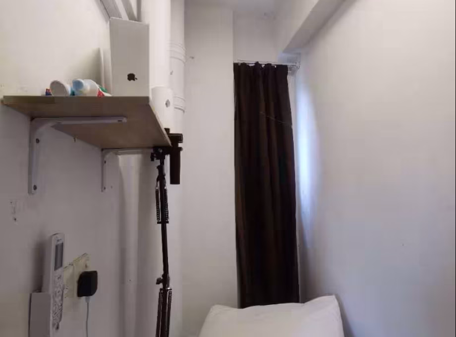 单间出租 • 梧槽 •  Orchid Park Condominium • S$600 • 共管公寓 • 佣人房 照片