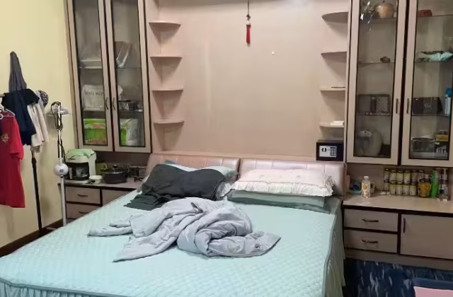 单间出租 • 欧南 •  Canberlin Lodge • S$1600 • 住宅公寓 • 主人房