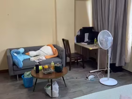 单间出租 • 欧南 •  Canberlin Lodge • S$1600 • 住宅公寓 • 主人房 照片