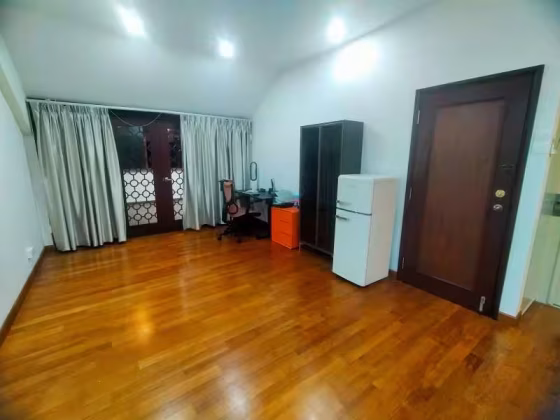 单间出租 • 中央集水区 •  Seletar Hills Estate • S$2200 • 双拼别墅 • 主人房 照片