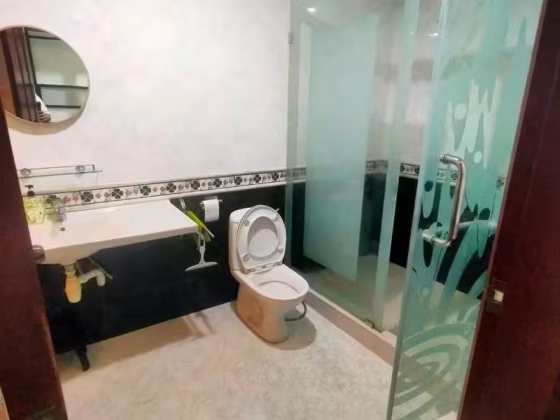 单间出租 • 中央集水区 •  Seletar Hills Estate • S$2200 • 双拼别墅 • 主人房 照片