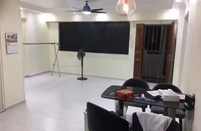 单间出租 • 林厝港 • 673B Jurong West Street 65 • S$1400 • 4房(3臥室) • 主人房