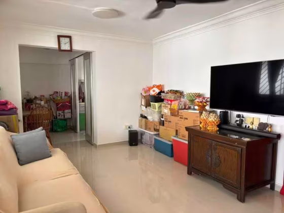 单间出租 • 梧槽 • 613 Yishun Street 61 • S$900 • 3房(2臥室) • 普通房 照片