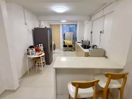 单间出租 • 马林百列 • 173 Lorong 1 Toa Payoh • S$1000 • 3房(2臥室) • 普通房 照片