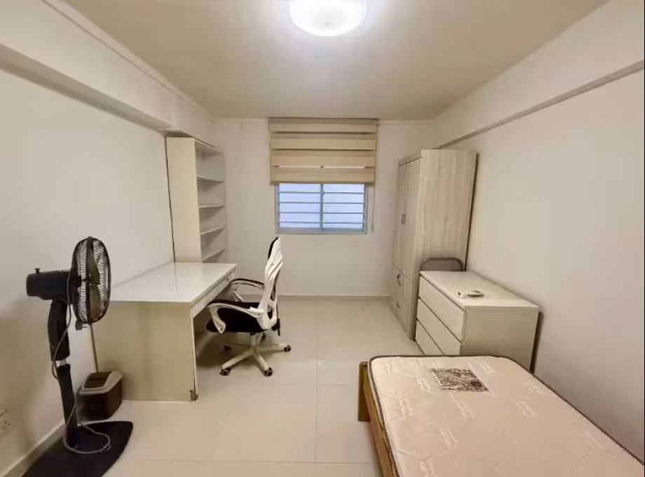单间出租 • 马林百列 • 173 Lorong 1 Toa Payoh • S$1000 • 3房(2臥室) • 普通房 照片