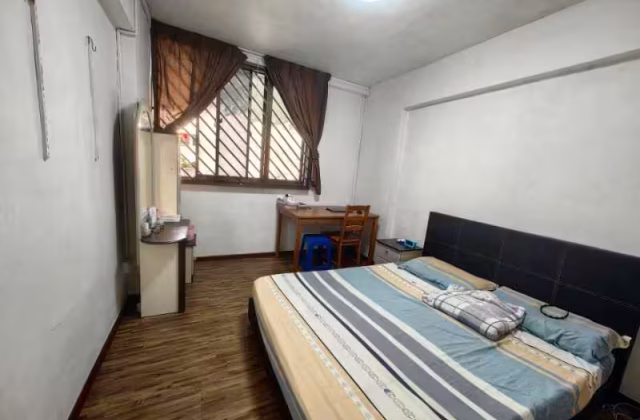 单间出租 • 梧槽 • 259 Yishun Street 22 • S$1000 • 4房(3臥室) • 普通房